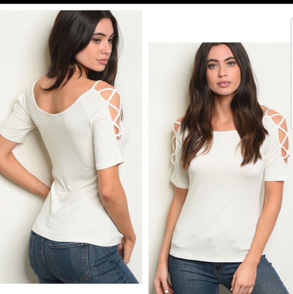 ☕️Ivory Criss Cross Arms Top 🌟